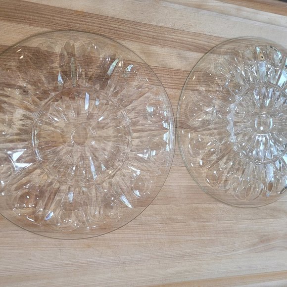 Two Vintage Clear Pressed Glass 10" Serving Plates - Picture 7 of 12